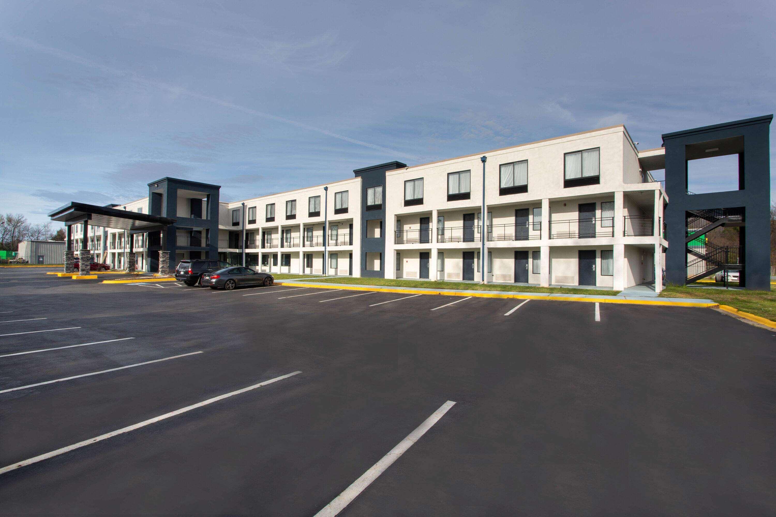 Baymont By Wyndham Charlotte University Exterior foto